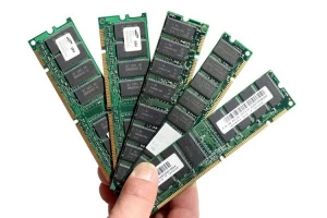 Nên nâng cấp ổ cứng SSD hay RAM cho máy tính?